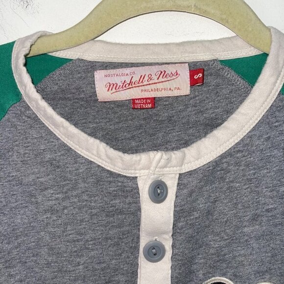 Mitchell And Ness Vintage Mens T Shirt Size Small Boston Celtics Raglan Sleeve - Picture 4 of 9